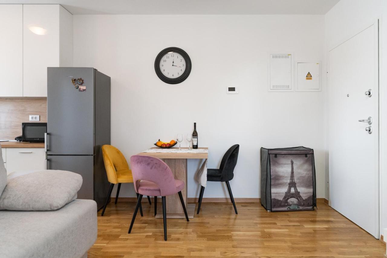 Apartment Roni + Besplatan Parking Zadar Exterior photo