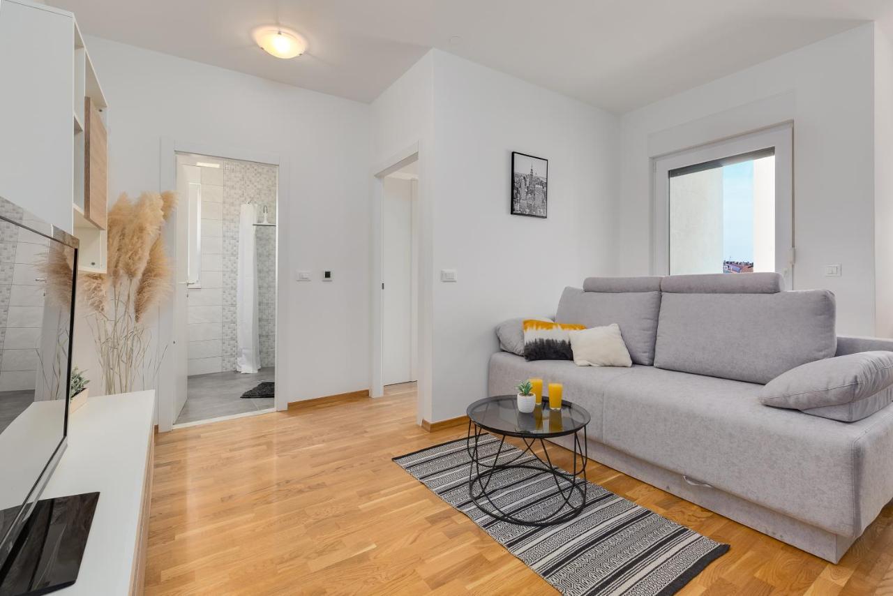 Apartment Roni + Besplatan Parking Zadar Exterior photo