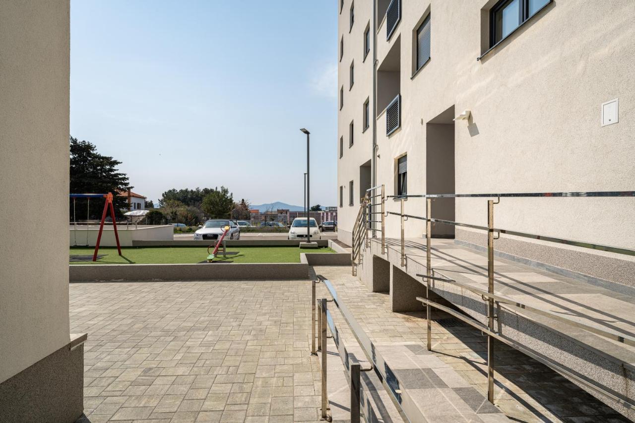 Apartment Roni + Besplatan Parking Zadar Exterior photo